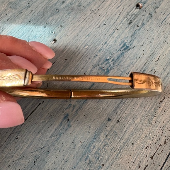 Sweet Vintage Victorian Rolled Hollow Gold Bangle Bracelet with Etched Design - Picture 5 of 13